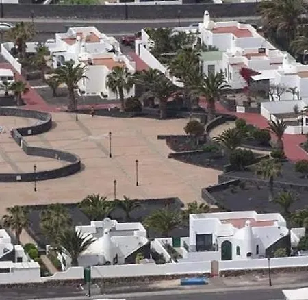 Apartment The White House With Pool -