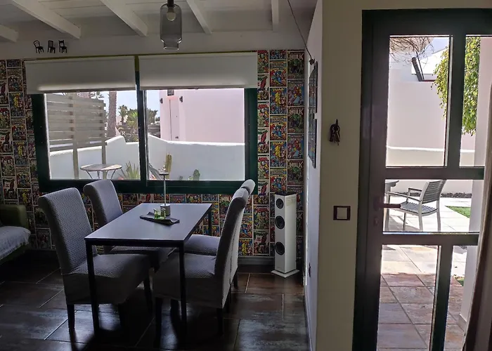 The White House With Pool - * بلايا بلانكا