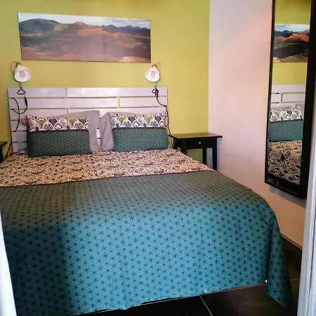 The White House With Pool - Apartament