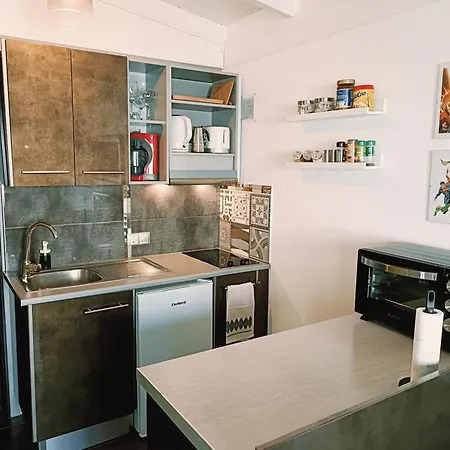 The White House With Pool - Apartament *