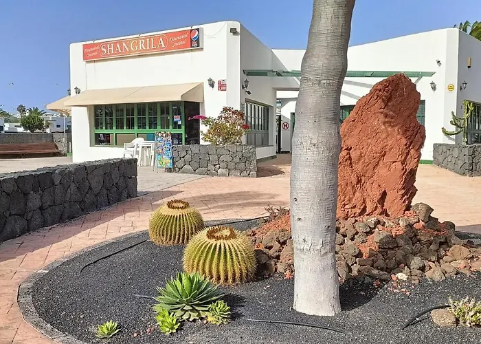 Apartment The White House With Pool - *