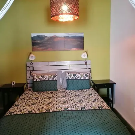 The White House With Pool -